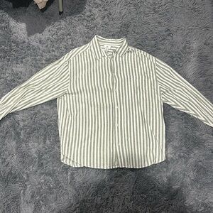 H&M Green Button Down Shirt. Size Extra Large. Lightly Worn.